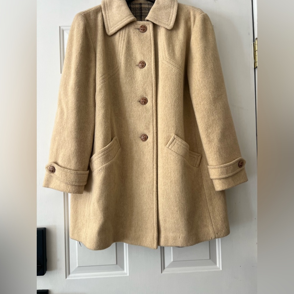 Elegant Tan Women's Wool Coat